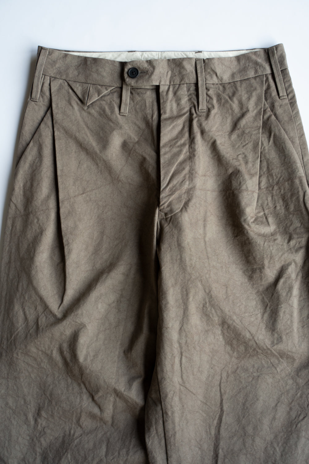 Side Tucked Wide Straight Trousers "LINDBERG Ⅱ"-TW（DUST）
