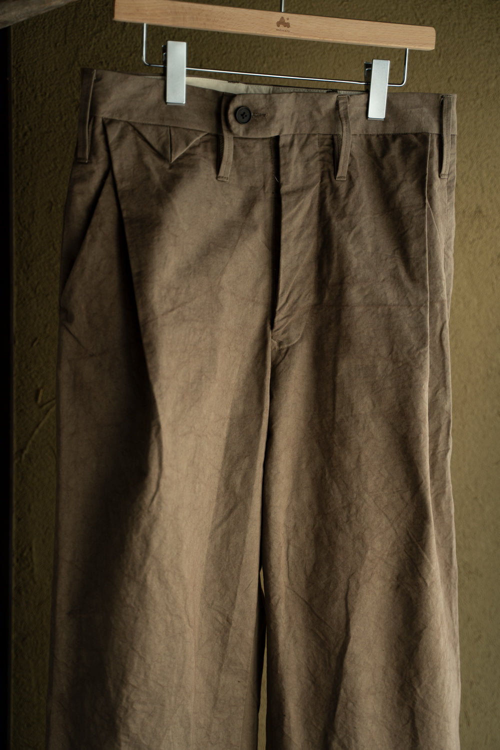 Side Tucked Wide Straight Trousers "LINDBERG Ⅱ"-TW（DUST）