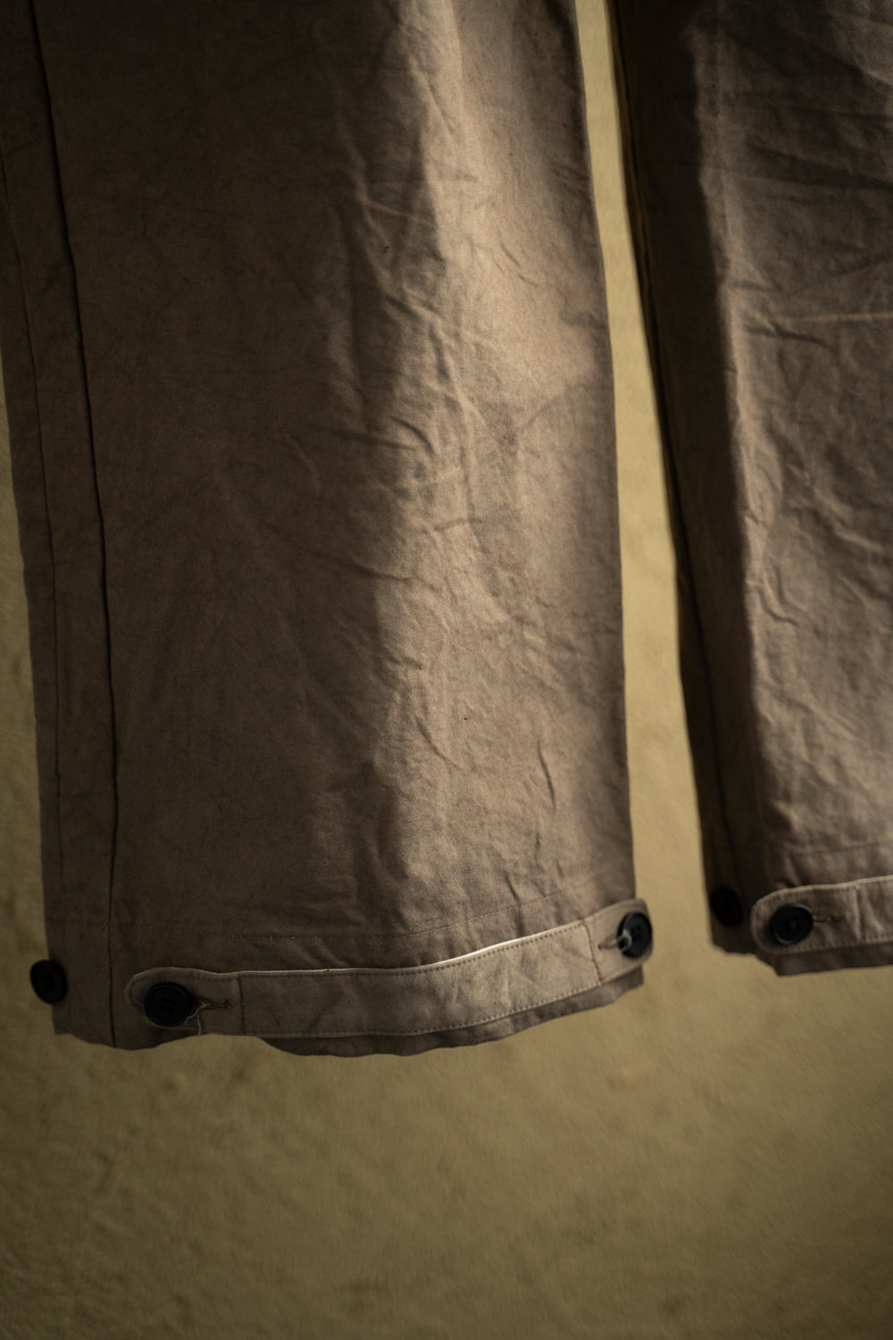 Side Tucked Wide Straight Trousers "LINDBERG Ⅱ"-TW（DUST）