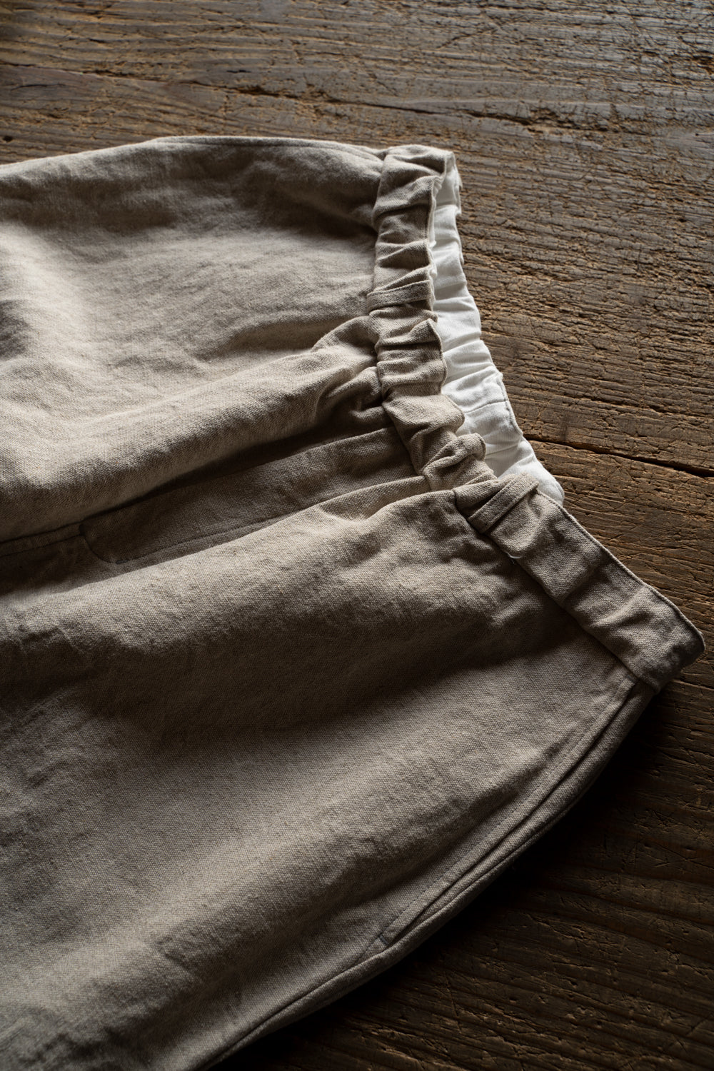 亜麻苧麻ワイドパンツ(生成)